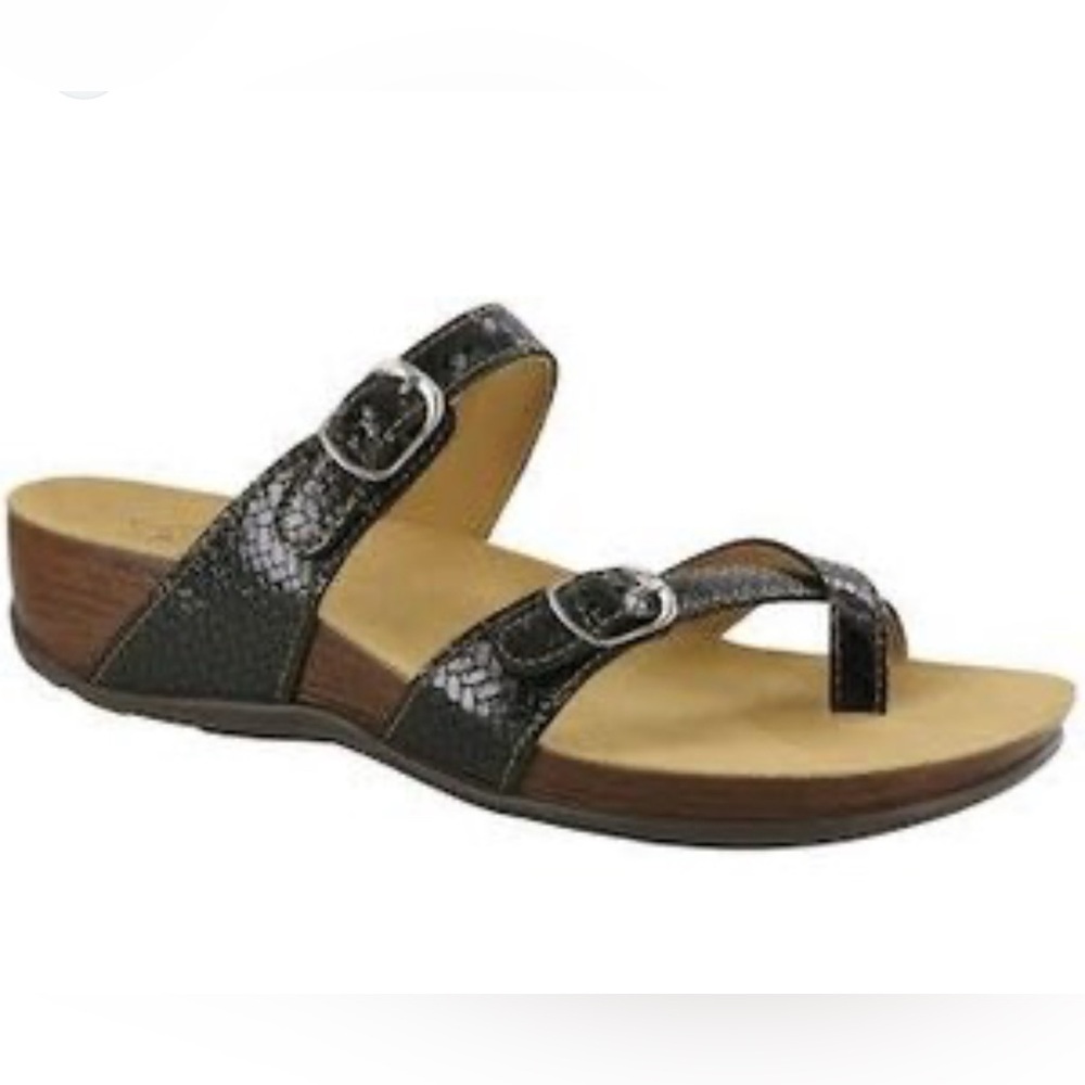 SAS Shelly Black Snake Embossed Leather Toe Loop Sandals Comfort Arch Support 9
